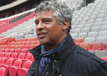 Rijkaard po kthehet te Barcelona