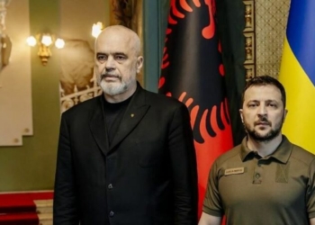 Zelensky sot në Tiranë