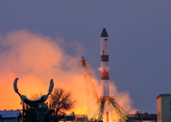 VOA: Rusia po zhvillon armë bërthamore për përdorim në hapësirë