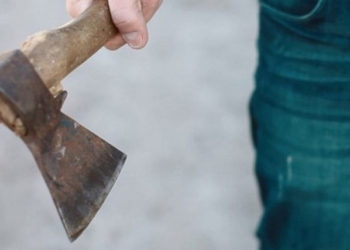 Goditet një person me sëpatë në Pejë, arrestohet i dyshuari