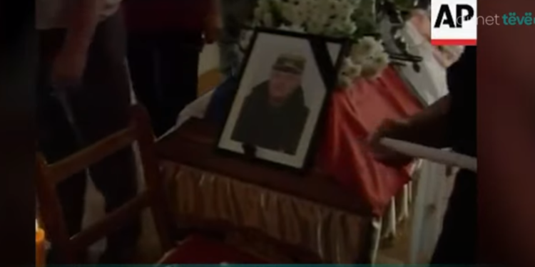 Serbët dekorojnë edhe një kriminel lufte