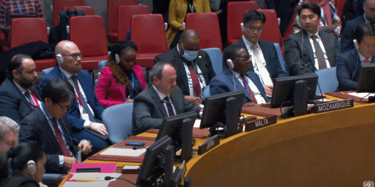 Britania e Madhe: Të bëhet plan që serbët t’i marrin ndihmat deri të gjendet zgjidhja