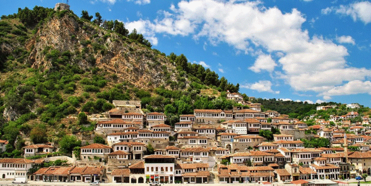 Këtë vit gati 30 për qind më shumë vizitorë nga Kosova në Shqipëri