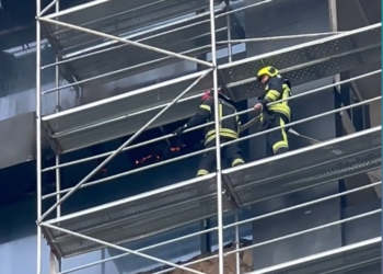 Zjarr në ndërtesën shumë katëshe në kryeqytet