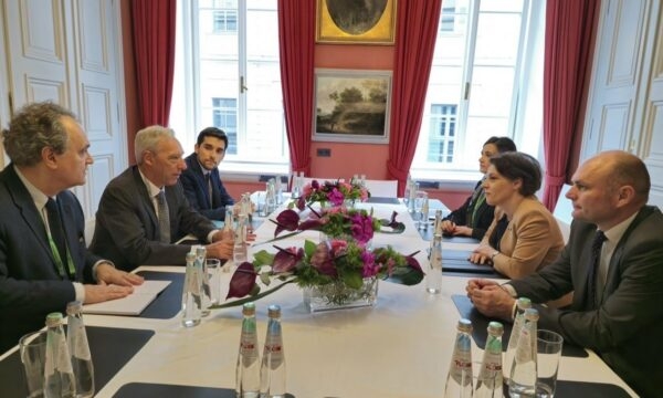 Gërvalla takohet kryediplomatin portugez, flasin për çështjen e sigurisë