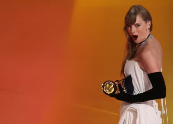 Taylor Swift bën historinë në Grammy
