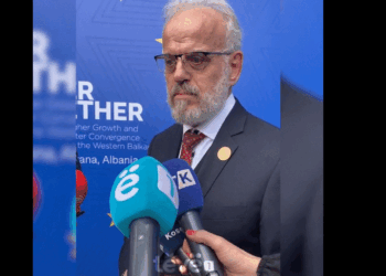 Xhaferi pyetet për vizitën në Kosovë: Në dasmë kur shkohet, shkohet me ftesë