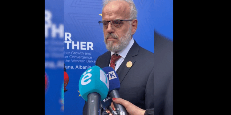 Xhaferi pyetet për vizitën në Kosovë: Në dasmë kur shkohet, shkohet me ftesë