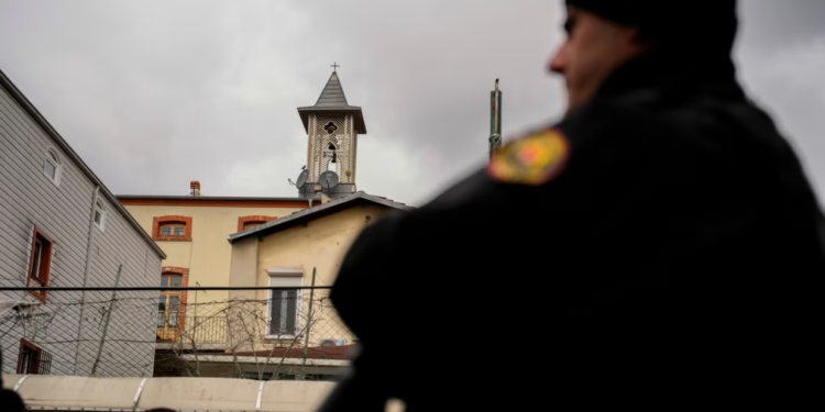 Turqia i arreston 34 të dyshuar për lidhje me Shtetin Islamik