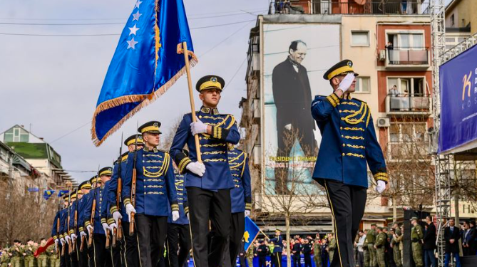 Osmani uron 16 vjetorin e Pavarësisë: Të duam Kosovë