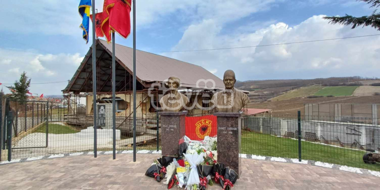 Zbulohen bustet e Sala dhe Hamit Jashari në Prekaz