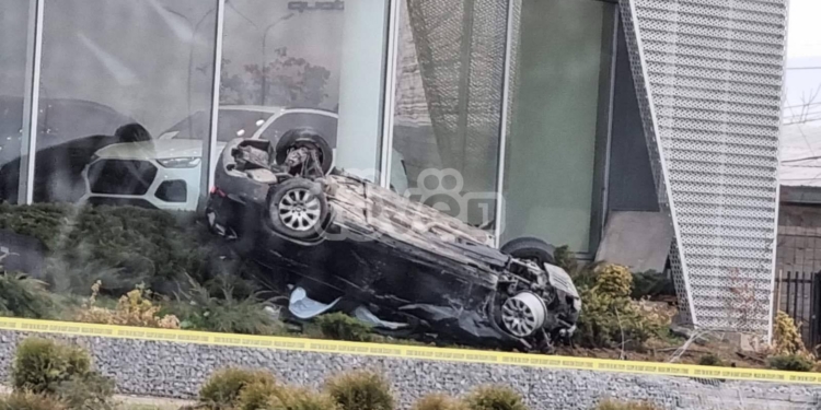 Vetaksident i rëndë në magjistralen Mitrovicë – Prishtinë