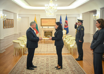 Osmani në takim me ambasadorin jorezident të Lituanisë: BE-ja t’i heqë masat ndaj Kosovës