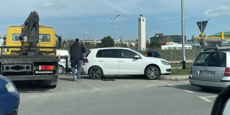 Aksident tek “Rrethi i FSK-së”
