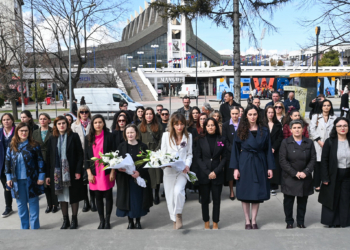 8 Marsi, Haxhiu bën homazhe te Memoriali Heroinat