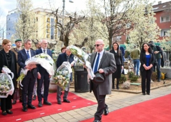 Hovenier: Sot kujtojmë dhe nderojmë ushtarët e guximshëm që bënë sakrificën përfundimtare