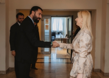 Krasniqi takohet me Gorçeviqin, dakordohen për thellim të bashkëpunimeve