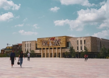 Mbyllet për katër vjet Muzeu Historik Kombëtar në Tiranë