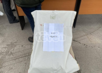 “R.I.P Higjiena” – Studentët bojkotojnë mësimin, shkak papastërtia