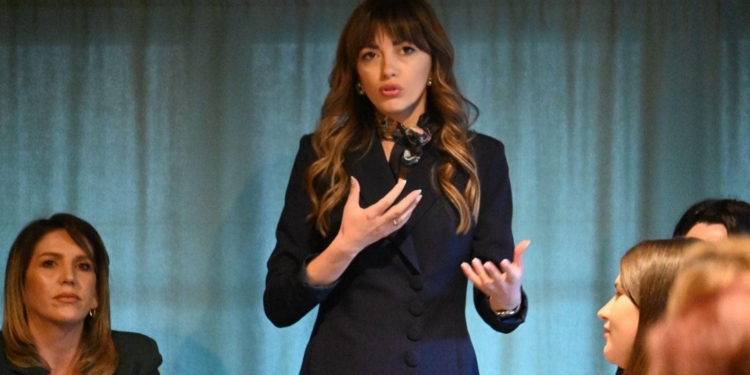 Haxhiu në Drenas, bashkëbisedon me gra për fuqizimin ekonomik, sfidat e problemet e tyre