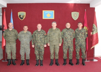 Takohen dy delegacionet e Forcave Tokësore të Kosovës dhe Shqipërisë