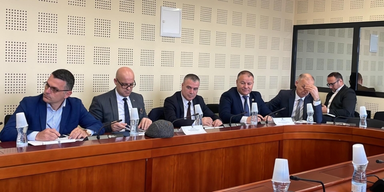 Hoxha: Situata në veri e brishtë, me mundësi tensionimi