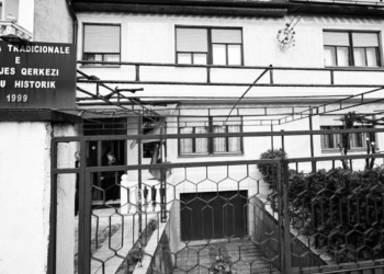 Kurti: Shtëpia e familjes Qerkezi dëshmon spastrimin etnik të Serbisë në Kosovë