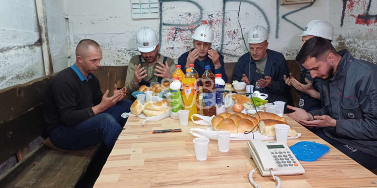 Iftar në nëntokë (Video)