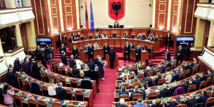 Arrihet marrëveshje për zhbllokimin e punës së Kuvendit të Shqipërisë