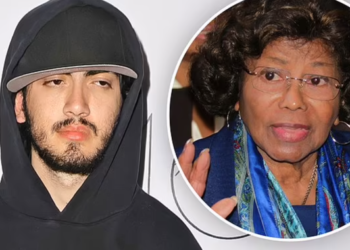 Djali i Michael Jackson dërgon gjyshen e tij në gjyq, për pasurinë e këngëtarit