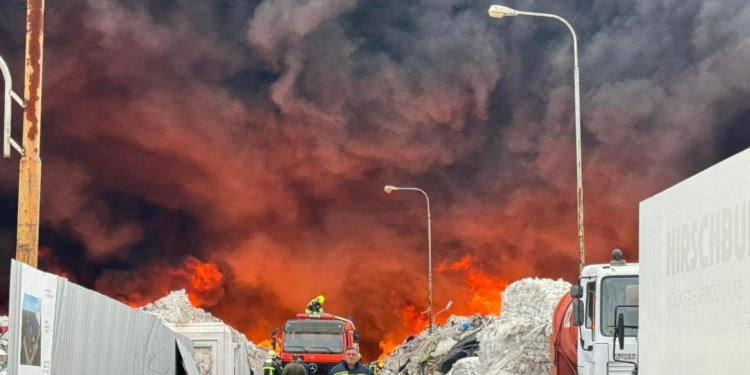 Digjet fabrika e plastikës brenda Parkut të Biznesit në Drenas