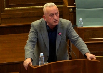 Qalaj bën thirrje që tre zyrtarët policorë të hiqen nga lista e INTERPOL-it