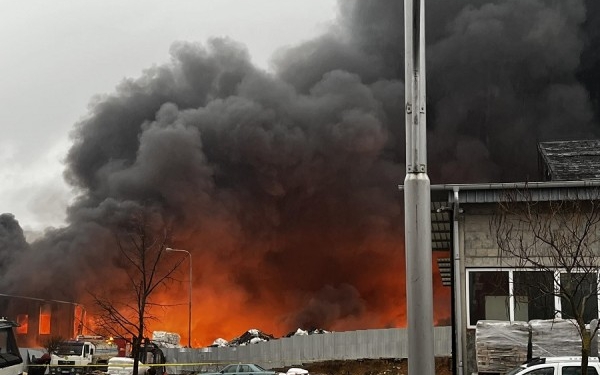 Vihet nën kontroll zjarri në Parkun e Biznesit në Drenas