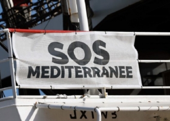 Itali, shpëtohen 25 emigrantë, 60 të tjerë vdesin gjatë udhëtimit