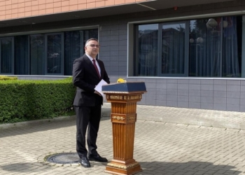 Tahiri: Në trevjetorin e keqqeverisjes, Kurti është dorëzuar