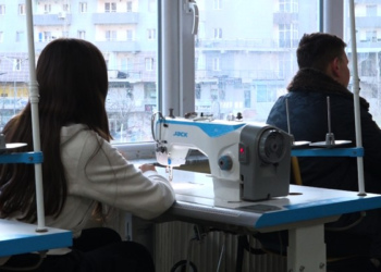 ​Shkolla që ua mundëson nxënësve praktikën me pagesë