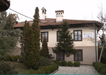 Pak mjekë e profesorë deklarojnë pasurinë