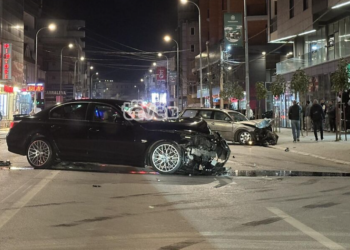 Dy persona të lënduar në një aksident në Ferizaj