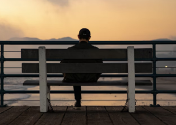 ​Depresioni sezonal mund të shfaqet edhe në pranverë – shkaqet dhe si ta përballoni