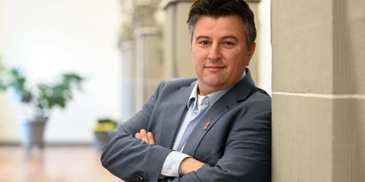 Deputeti gjerman: Do e mbështesim Kosovën për anëtarësim në KiE