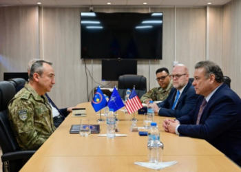 Escobar e Hovenier diskutojnë për situatën e sigurisë në Kosovë me komandantin e KFOR-it