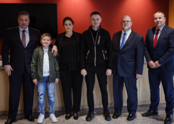 Escobar takoi drejtorin e PK-së dhe familjen e rreshterit të vrarë Afrim Bunjaku