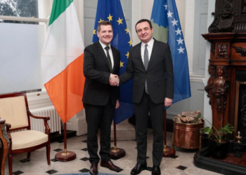 Kurti diskuton për heqjen e masave ndaj Kosovës me ministrin për Çështje Evropiane të Irlandës