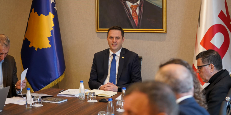 LDK formon 21 departamente, Abdixhiku: Kemi filluar mobilizimin e gjithëmbarshëm