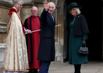 Mbreti Charles merr pjesë në shërbimin tradicional të Pashkëve