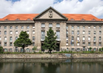 Gjermania nis hetimet nëse bisedimet me Ukrainën u janë përgjuar