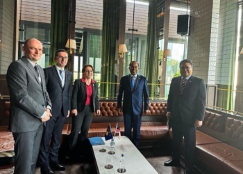 Gërvalla takohet me ministrin e Malajzisë, flasin për bashkëpunim në arsim