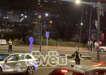 Dy vetura aksidentohen te Qendra e Studenteve në Prishtinë