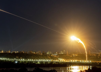 Ukraina i rrëzon katër dronë rusë, i lë pa rrymë disa fshatra ruse