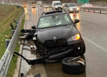 Vetaksident në autostradën “Ibrahim Rugova”, dy persona kërkojnë ndihmë mjekësore